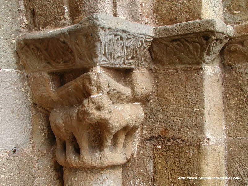 CAPITEL ESTE DE LA PORTADA